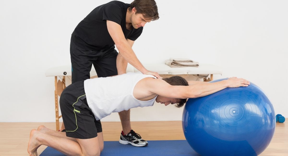 ورزش و حرکات اصلاحی مک کنزی برای درمان دیسک کمر
