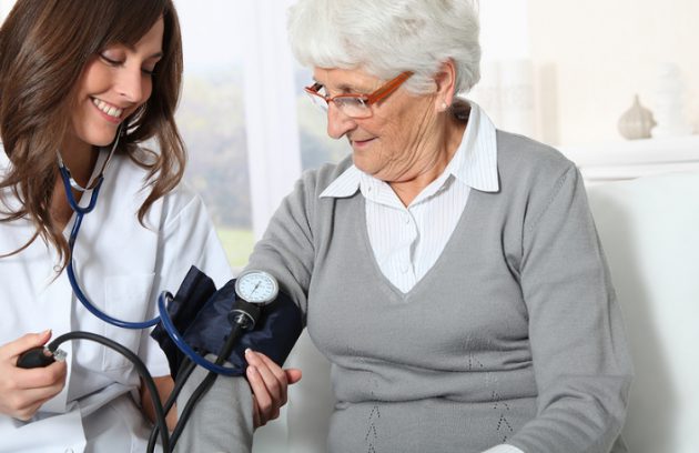 فشار خون در سالمندان چقدر باید باشد؟ پایین اوردن فشار خون بالا فوری با راه های مختلف