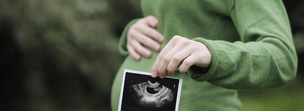 از چه زمانی بارداری در سونوگرافی معلوم میشود؟ زمان دیده شدن جنین در سونوگرافی